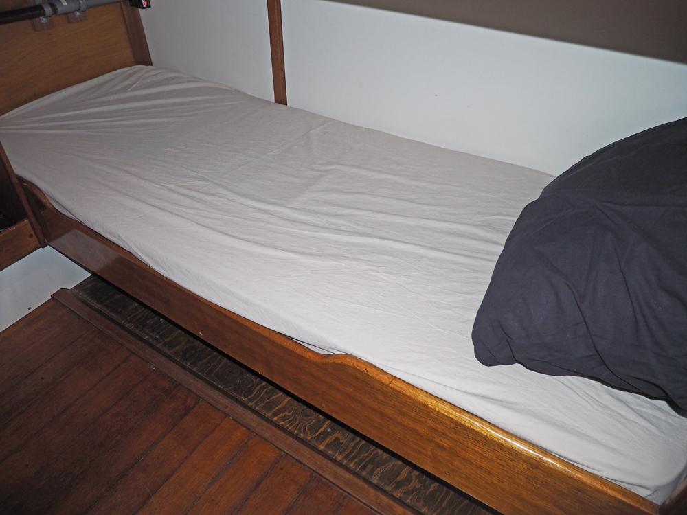 Cabin en avant, H&eacute;bergements